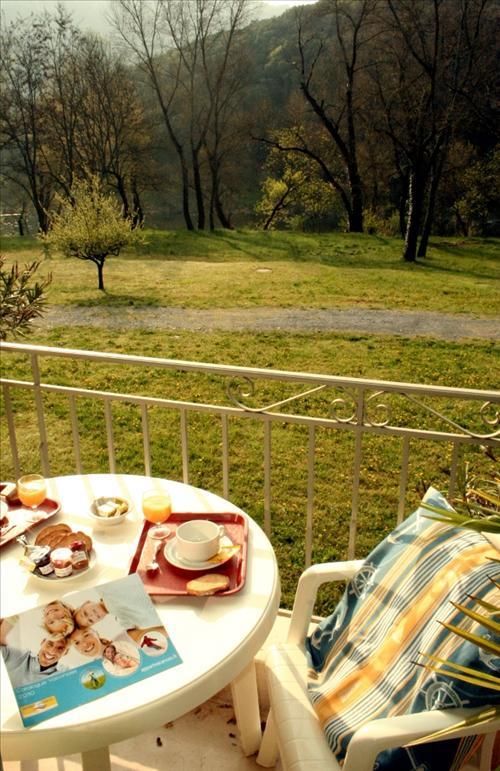 Vacancéole - Le Domaine de Chames - Pont d'Arc Vallon-Pont-dʼArc Restaurante foto